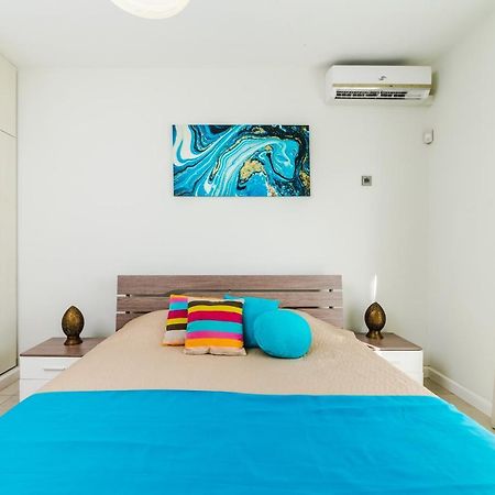 Beachcove Apartment 9 In Pereybere Pereybere Beach Exteriör bild