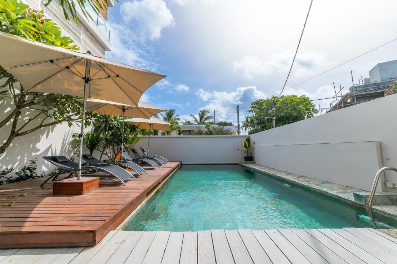 Beachcove Apartment 9 In Pereybere Pereybere Beach Exteriör bild