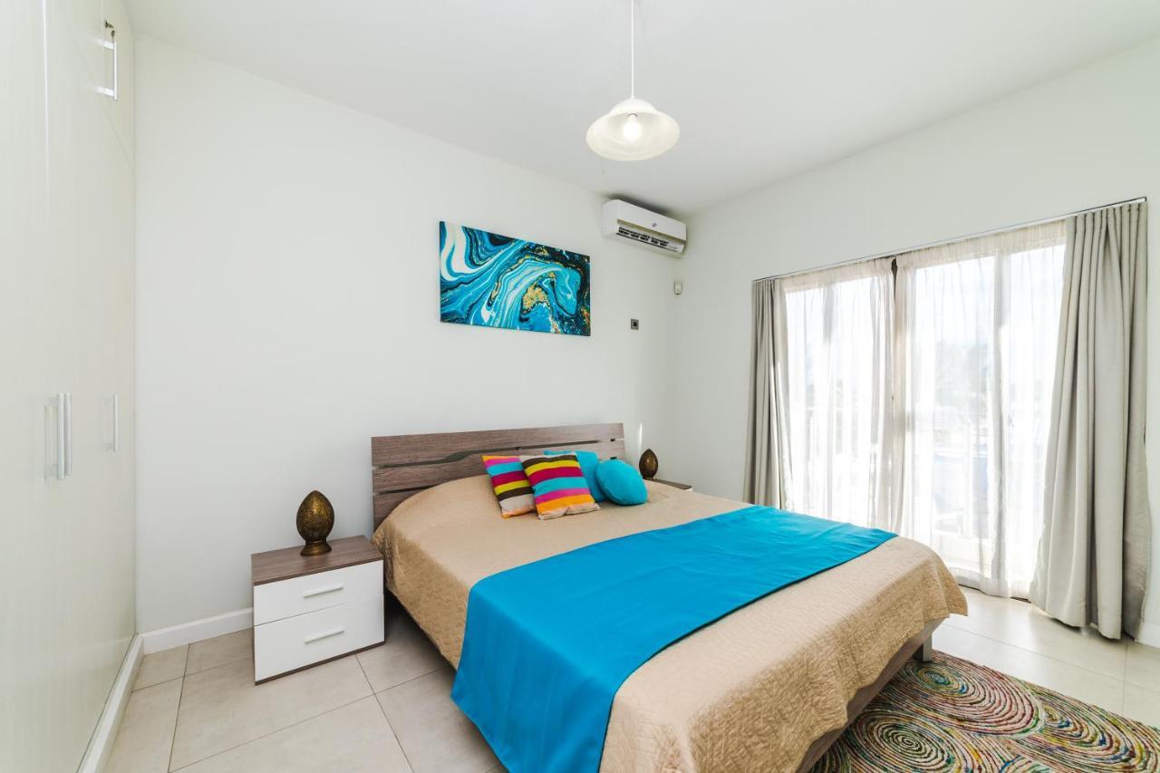 Beachcove Apartment 9 In Pereybere Pereybere Beach Exteriör bild