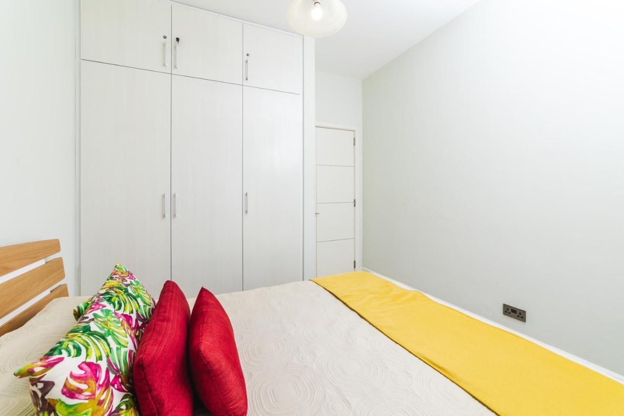 Beachcove Apartment 9 In Pereybere Pereybere Beach Exteriör bild