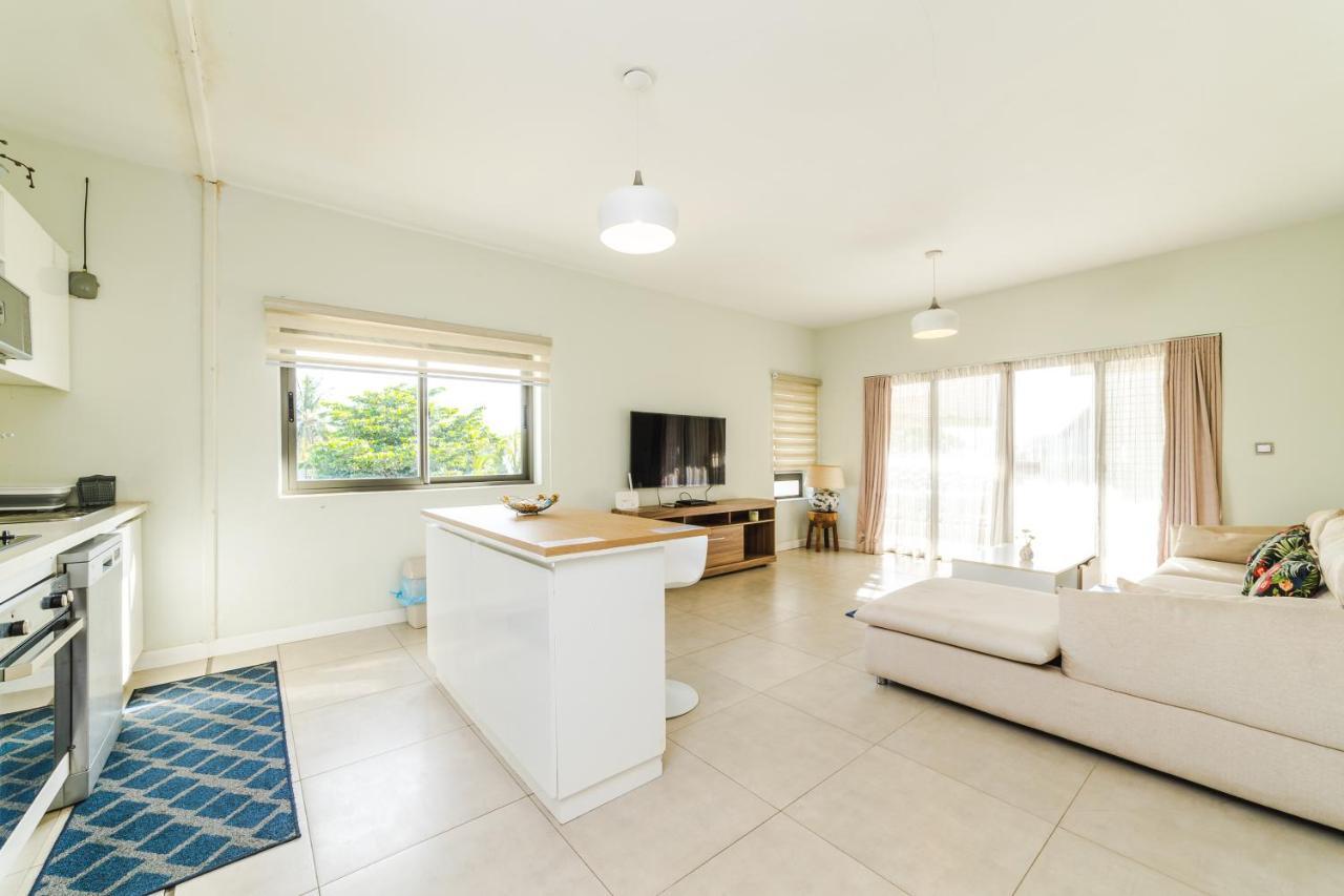 Beachcove Apartment 9 In Pereybere Pereybere Beach Exteriör bild