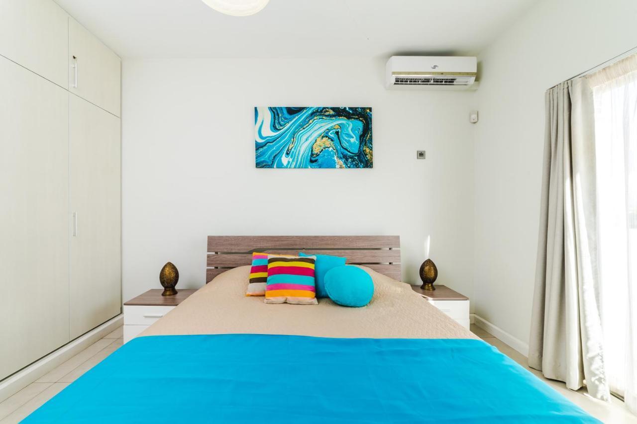 Beachcove Apartment 9 In Pereybere Pereybere Beach Exteriör bild
