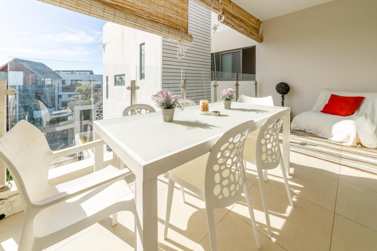 Beachcove Apartment 9 In Pereybere Pereybere Beach Exteriör bild