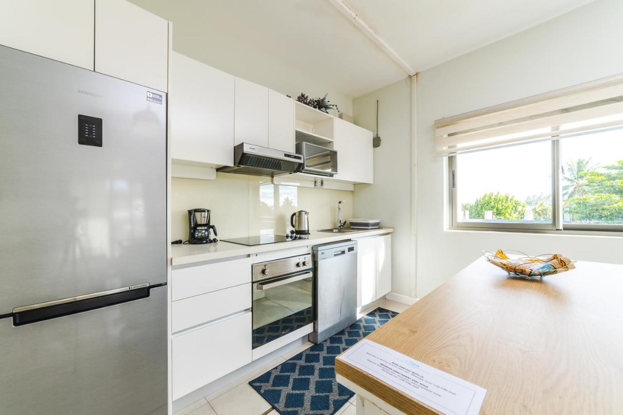 Beachcove Apartment 9 In Pereybere Pereybere Beach Exteriör bild
